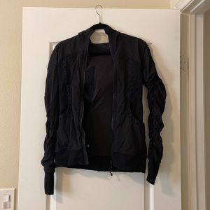 Black lululemon women’s fitted jacket with hood